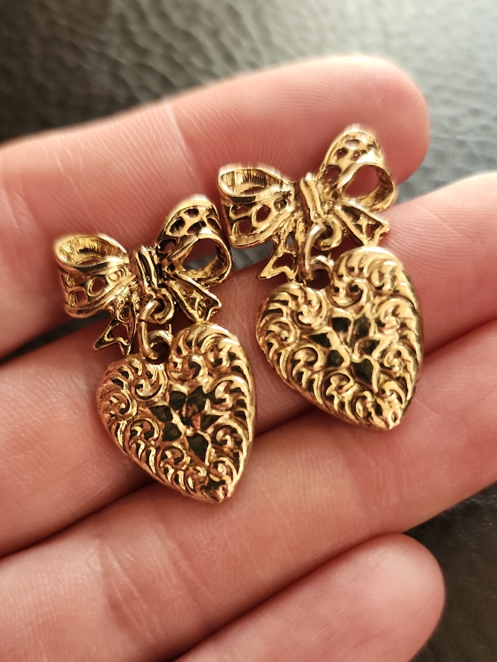 VTG Gold Heart & Bow Drop Earrings - Elegant Women's Jewelry